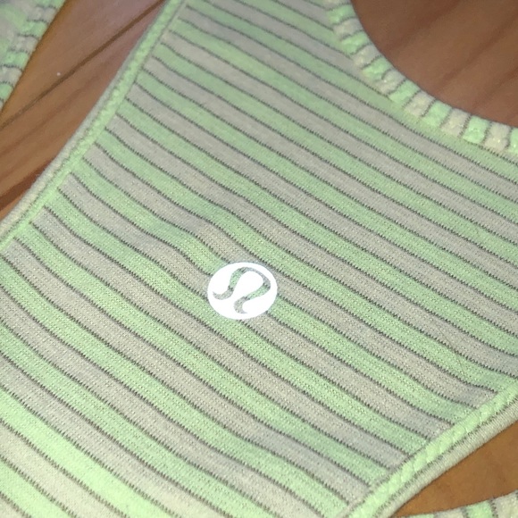 LULULEMON lightweight Tank - size 4 - Picture 4 of 4